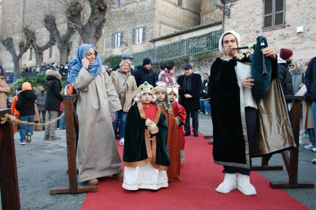 presepe-bambini-morrovalle-14-650x433