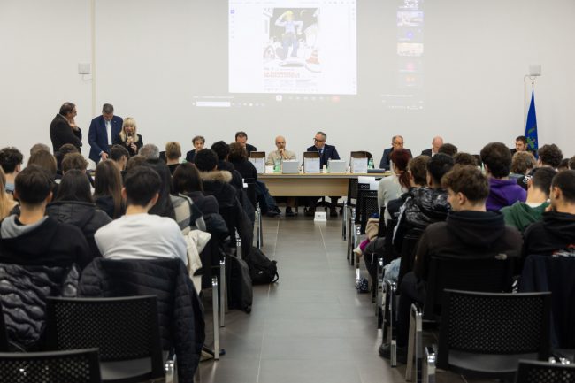 sicurezza-lavoro-scuole-2-650x433