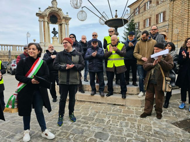 Foto-inaugurazione-progetto-Mobilita-garantita-Treia-2-foto-Luciana-Montecchiesi-650x488