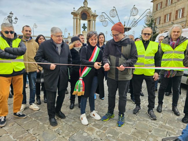 Foto-inaugurazione-progetto-Mobilita-garantita-Treia-3-foto-Luciana-Montecchiesi-650x488