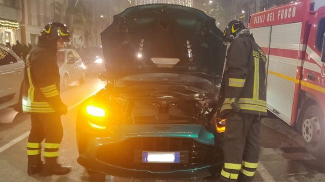 aston-martin-2-650x364