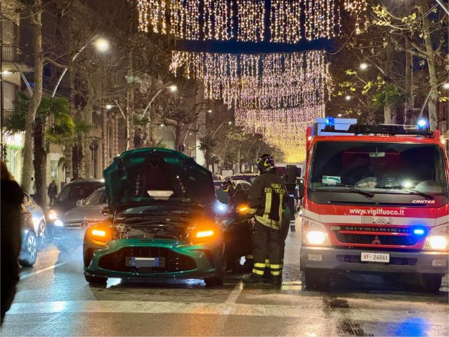 aston-martini-vigili-del-fuoco-corso-civitanova