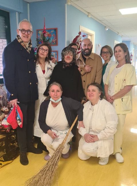 befana-civitanova-ospedale-2-478x650