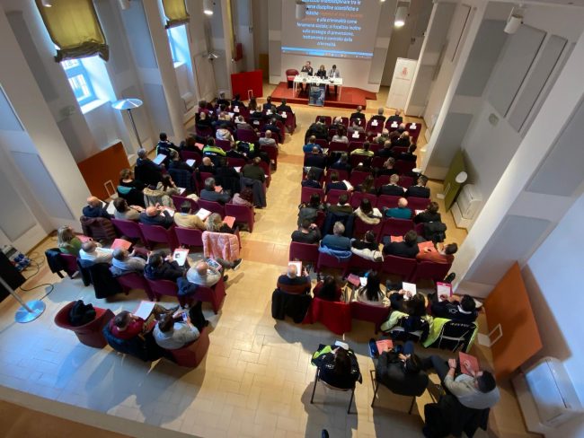Convegno-PL-9-panoramica-alto-650x488