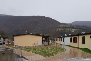 Sfruttamento nei cantieri delle Sae,  un anno al presunto caporale.   Assolto dall’omissione di soccorso