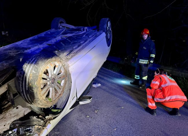 auto-ribaltata-via-molino