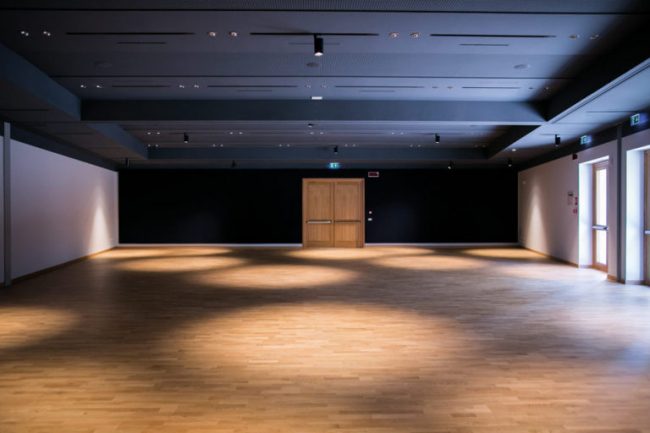 sala-polivalente-politeama-lightbox-768x512-1-650x433