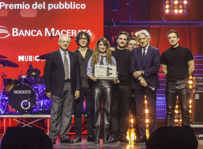 Tondi-e-Parcaroli-Premio-del-Pubblico-ai-Nakhash-