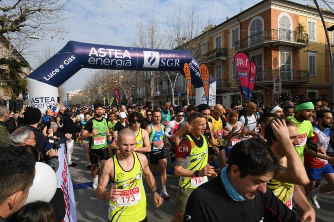stracivitanova-2025-corsa-podistica-corso-umberto-i-civitanova-FDM-12-650x433