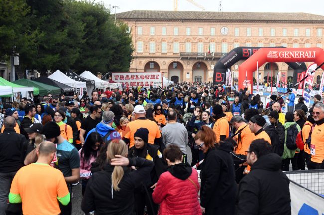 stracivitanova-2025-corsa-podistica-piazza-xx-settembre-civitanova-FDM-3-650x433