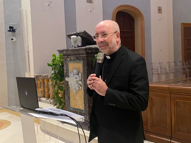 vescovo-marconi-via-crucis