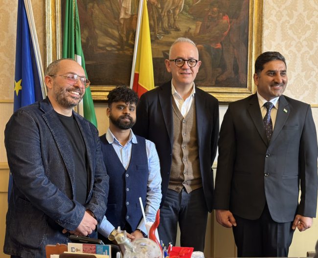 visita-ambasciatore-indiano-3-650x528