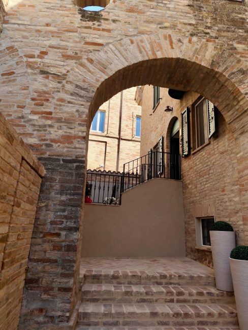 Inaugurazione-La-dimora-del-borgo-Montecassiano2-488x650