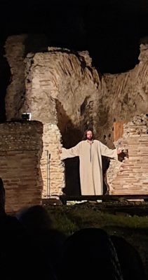 Via-Crucis-1-211x400