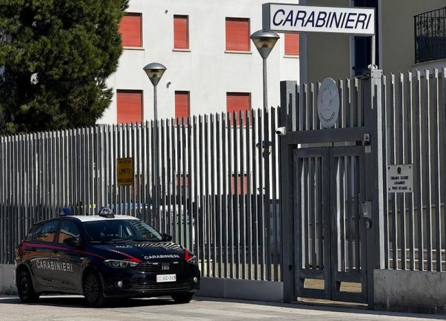carabinieir-porto-recanati