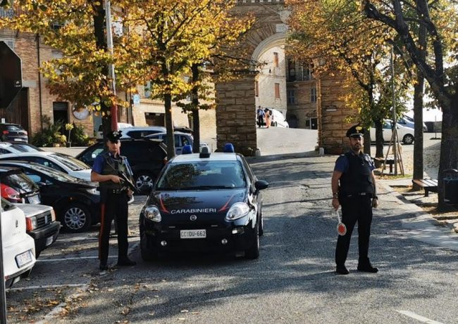 carabinieri-loro-piceno