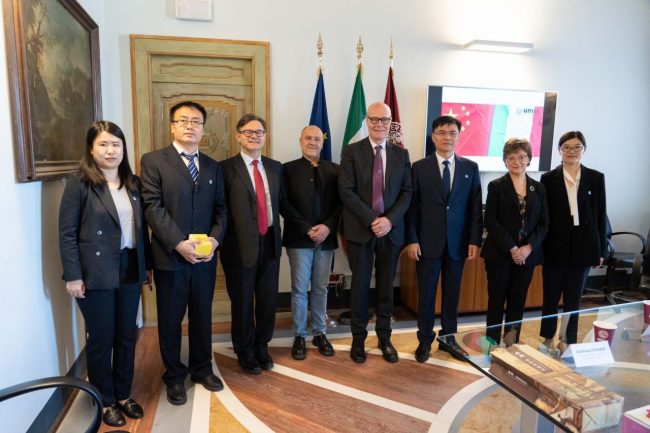 delegazione-cinese-1-650x433
