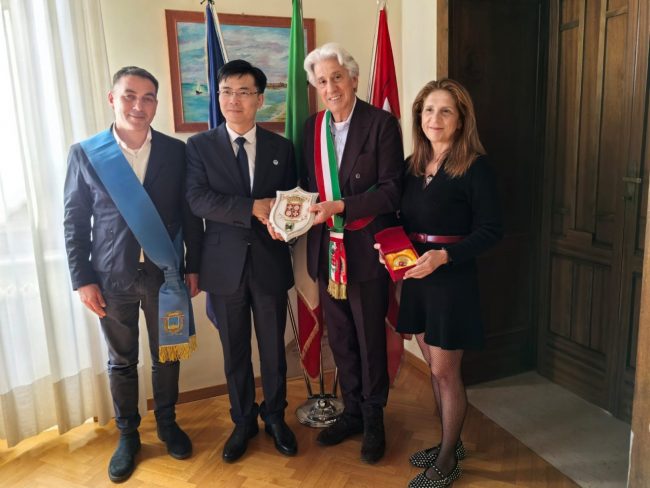 incontro-delegazione-Pechino-2-650x488