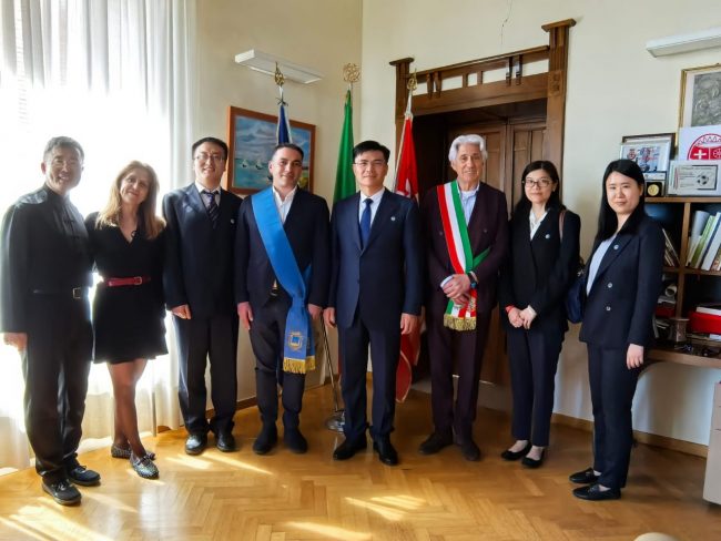 incontro-delegazione-Pechino-3-650x488