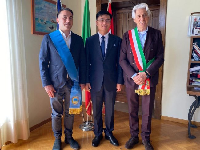 incontro-delegazione-Pechino-4-650x488