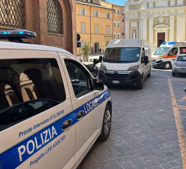 polizia-locale-macerata-e1745320971431-650x590