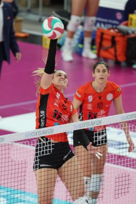 volley-3-min-267x400