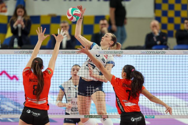 volley-6-min-650x433