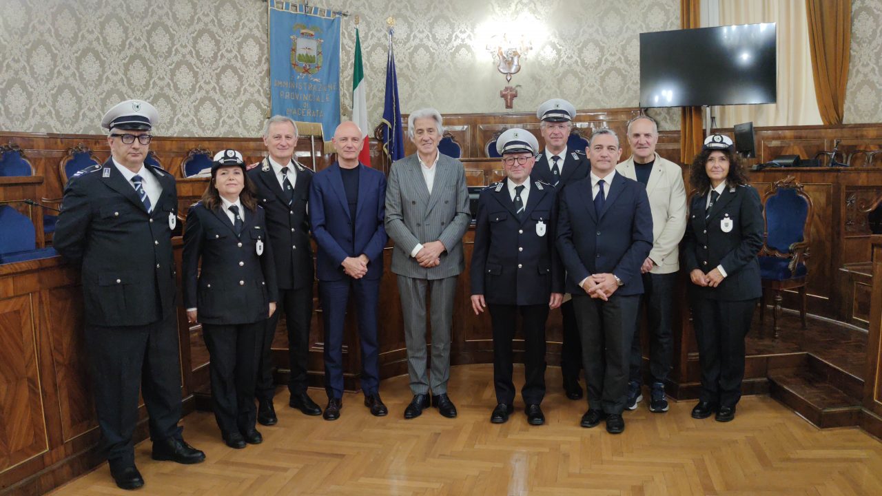 Consegna-gradi-polizia-provinciale