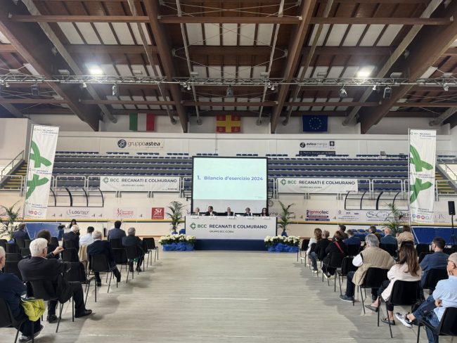assemblea-bcc-palacingolani-recanati-2-650x488