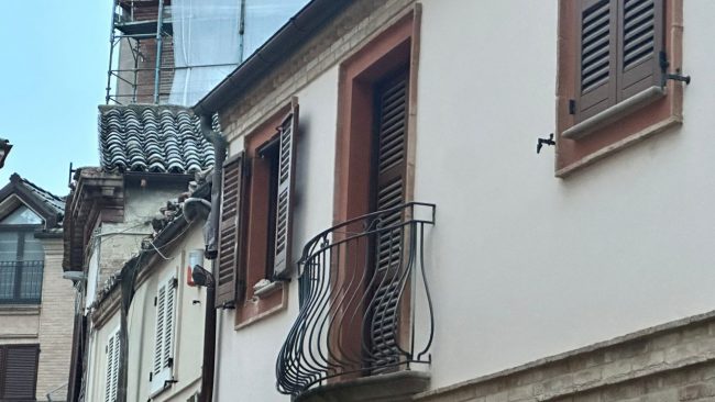 demolizione-tolentino-case-danneggiate-3-650x366