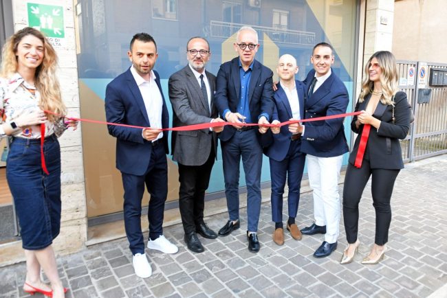 inaugurazione-filiale-host-hero-corso-garibaldi-civitanova-FDM-13-650x434