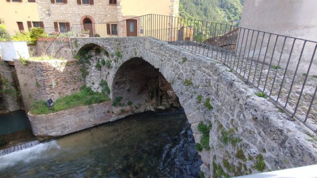 pioraco-citta-carta-2-650x366
