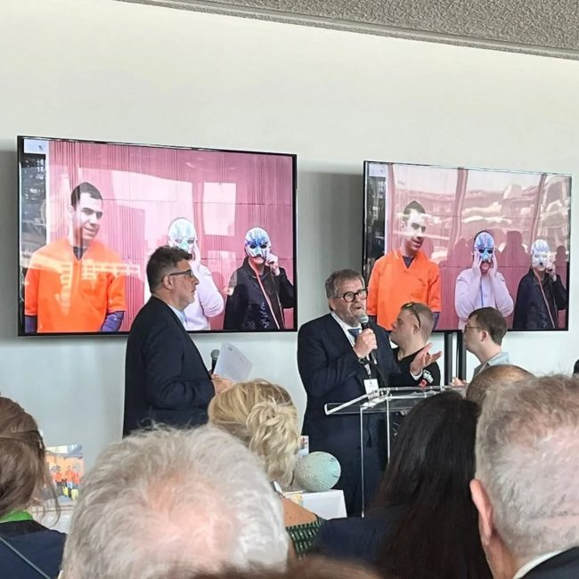 Il-presidente-presenta-il-Progetto-Anffas-con-Antonio-e-Niccolo