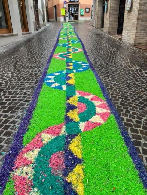 Infiorata-del-Corpus-Domini-2-489x650
