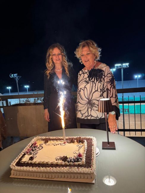 Maria-Carpineti-e-Roberta-Ciampechini-in-un-momento-della-Cena-di-fine-anno