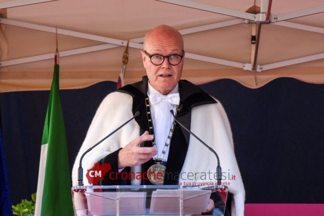 Mc-Court_Graduation-Day_Unimc_FF-11-650x434
