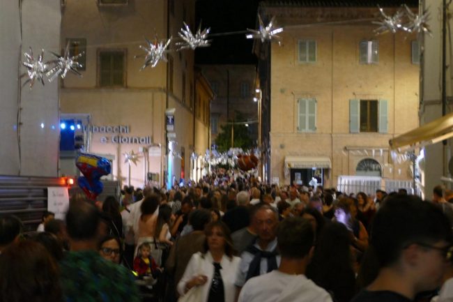 Notte-bianca-a-Tolentino-23-650x433
