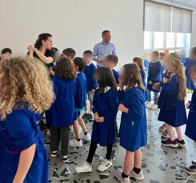 School-Visits-3-650x607