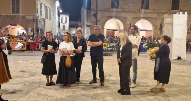 Vincitrici-concorso-Finestre-in-festa