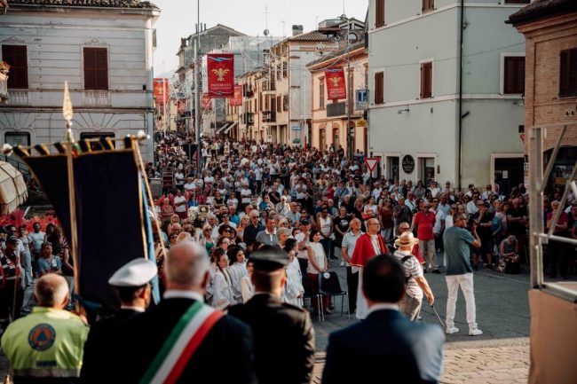 infiorata-castelraimondo-2025-13-650x433