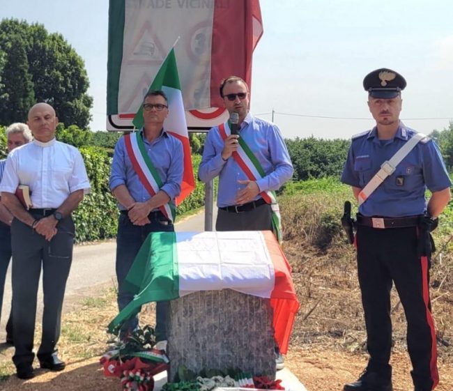 italo-biondini-montecassiano-cerimonia-3-e1750005439250-650x561