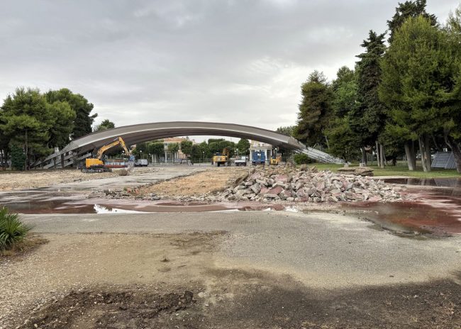 lavori-al-varco-sul-mare-ruspe-civitanova-FDM-1-650x464