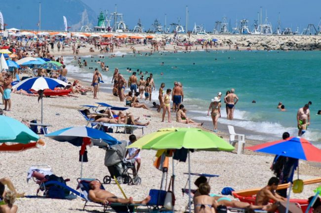 mare-civitanova-spiaggia-spiagge-estate-12-650x433