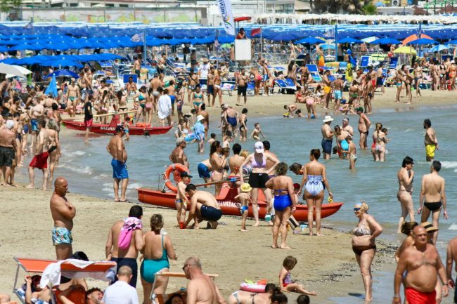 mare-civitanova-spiaggia-spiagge-estate-4-650x433
