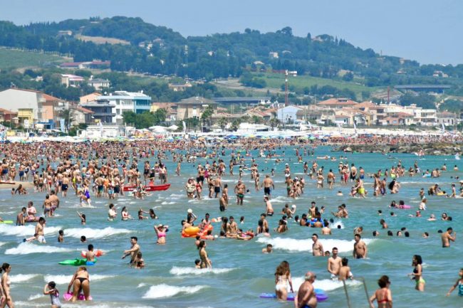 mare-civitanova-spiaggia-spiagge-estate-6-650x433