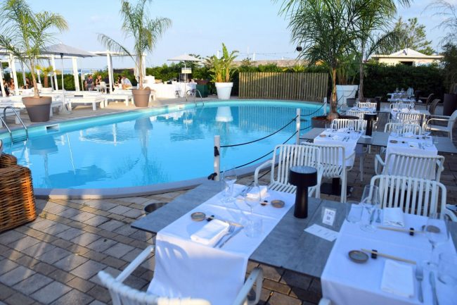 otto-seaside-chalet-lungomare-sud-civitanova-FDM-2-650x433