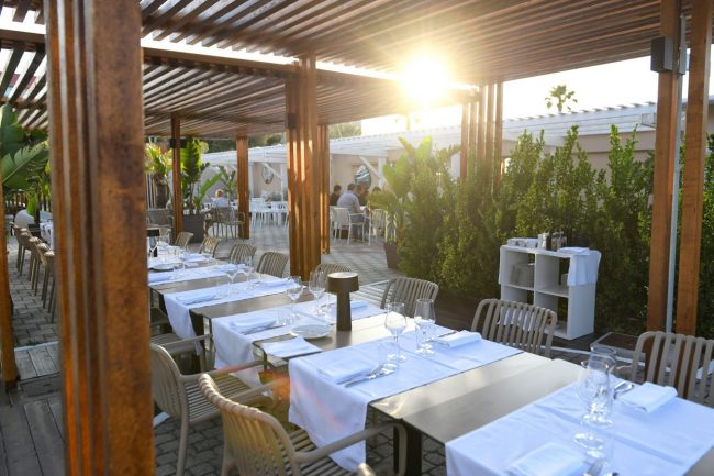 otto-seaside-chalet-lungomare-sud-civitanova-FDM-3-650x433