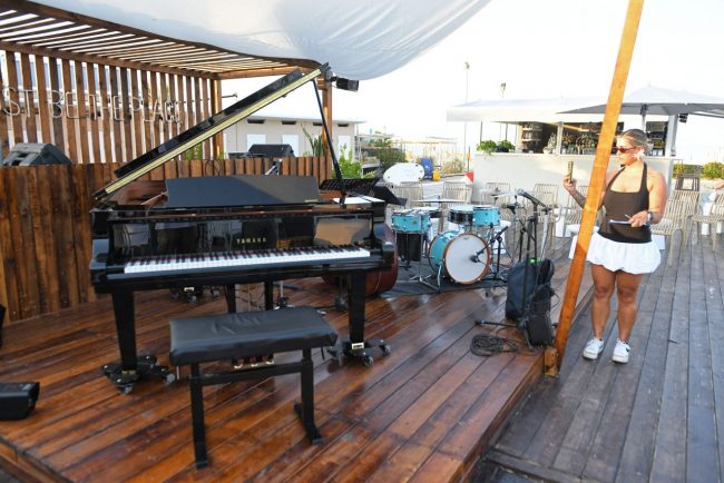 otto-seaside-chalet-lungomare-sud-civitanova-FDM-7-650x434