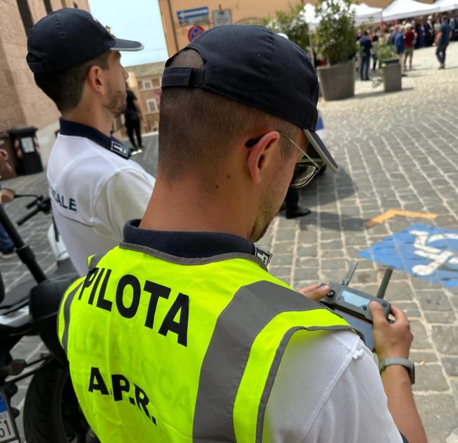 pilota-drone-polizia-locale-macerata