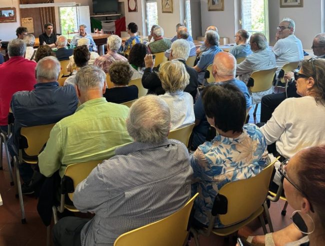 presentazione-libro-recanati-e1748938086406-650x491